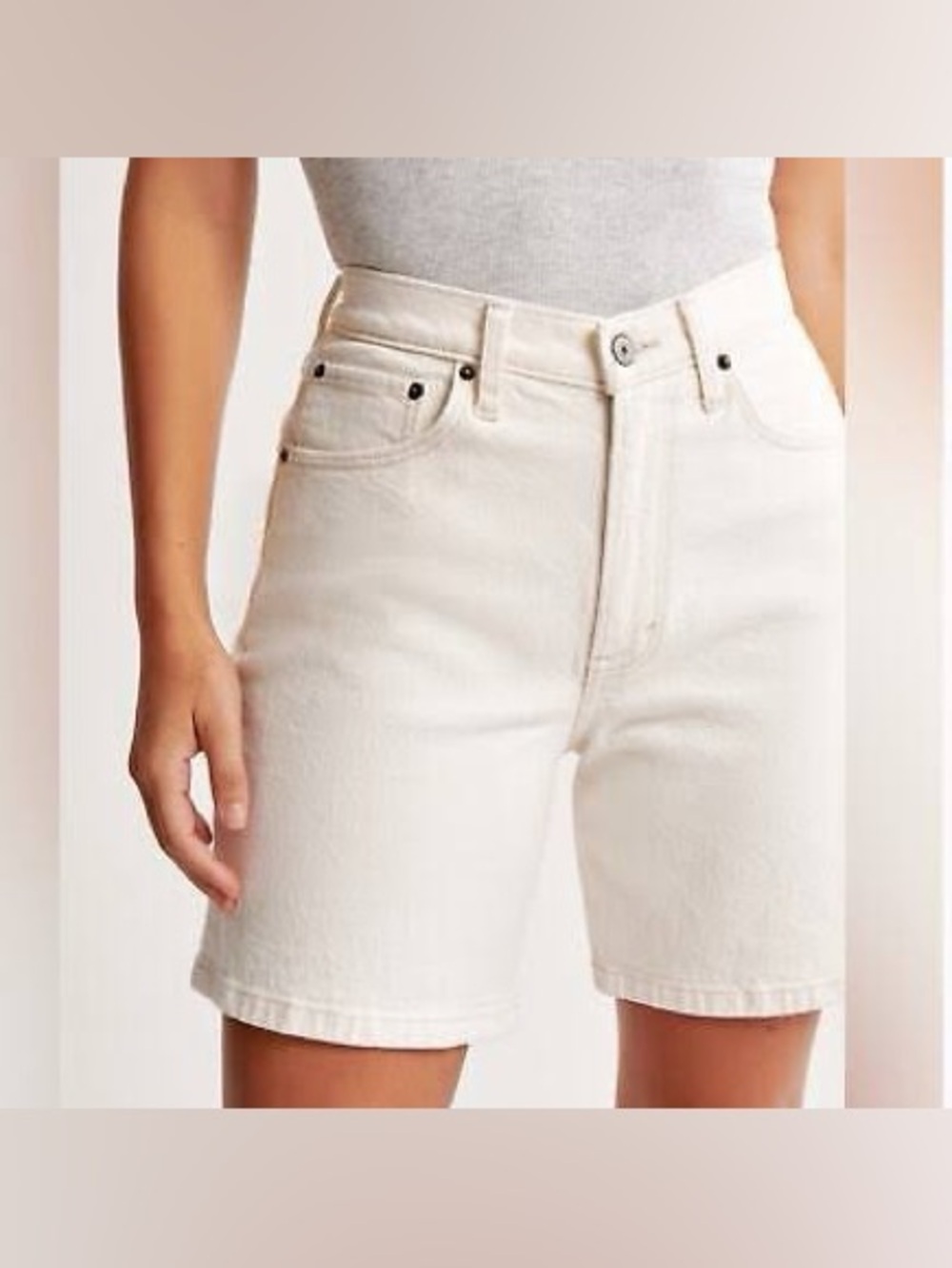 Abercrombie High Rise 7 Inch Dad Short Cream